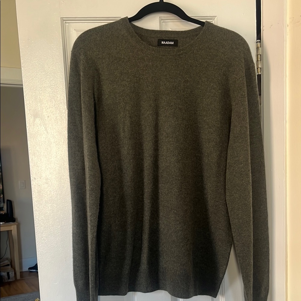 NAADAM olive green CASHMERE Sweater. Size large. Brand new.